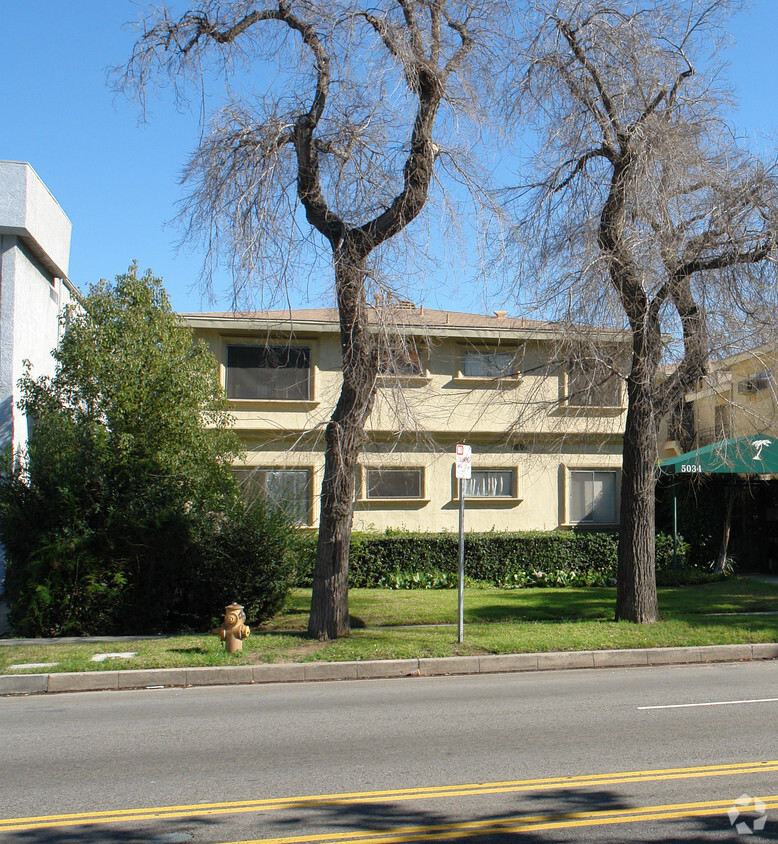 Foto del edificio - 5034 Cahuenga Blvd