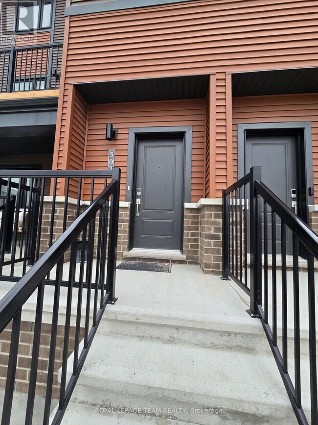 Building Photo - 502 Parnian Private