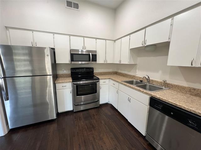 Foto del edificio - 10432 High Hollows Dr