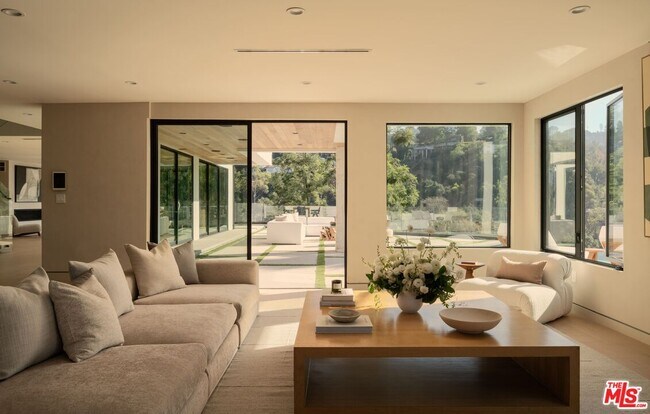 Foto del edificio - 2608 Zorada Dr