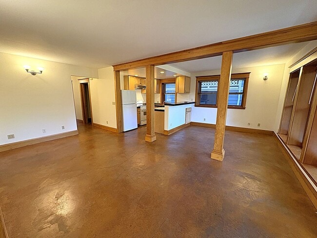 Building Photo - 544thompson