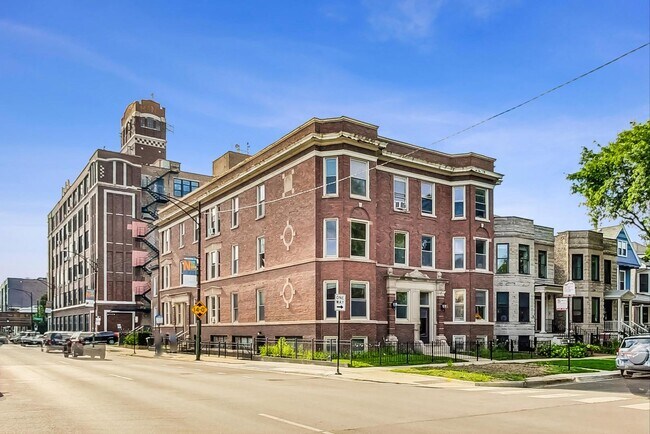 Building Photo - 4000 N Hermitage Ave