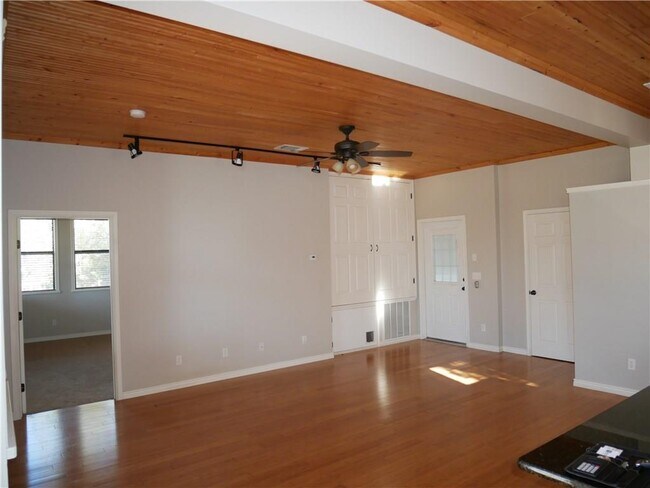 Foto del edificio - 16216 Stewart Rd