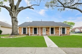 Building Photo - 1905 Zapp Ln