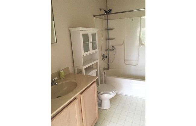 B 3227-1 Bath - Bishop 3227