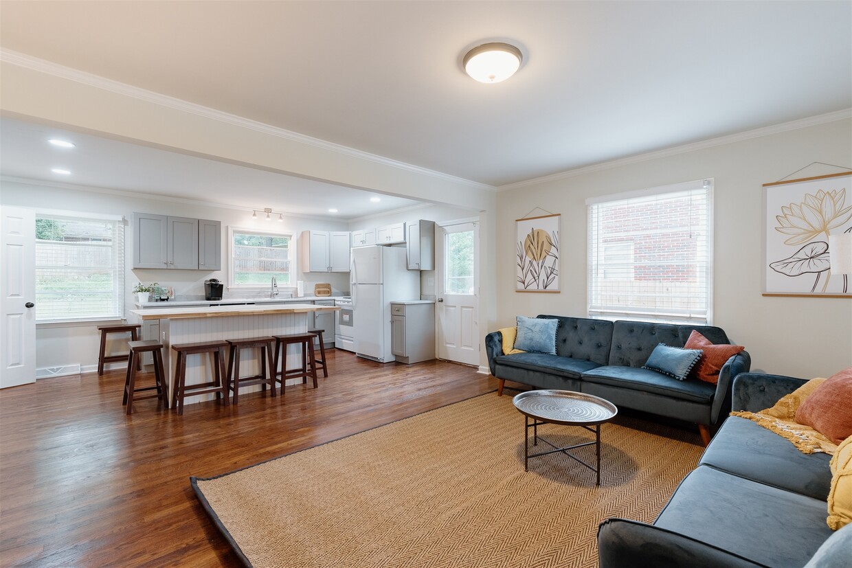 Photo - 140 Catlin Cir (Greenville, SC)