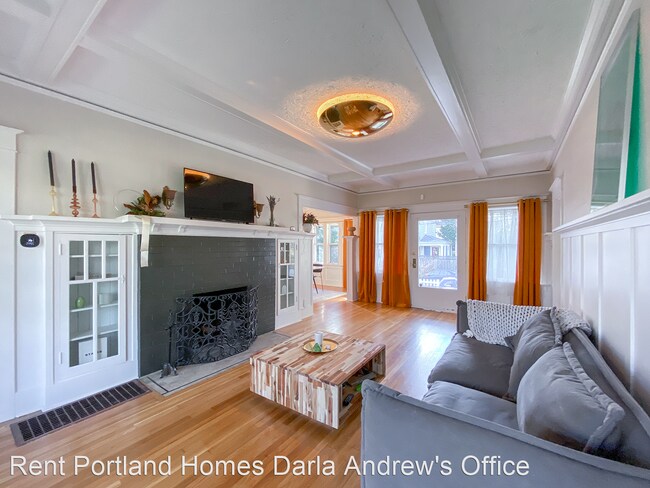 Foto del edificio - 2 br, 1 bath House - 4516 NE 9th Ave