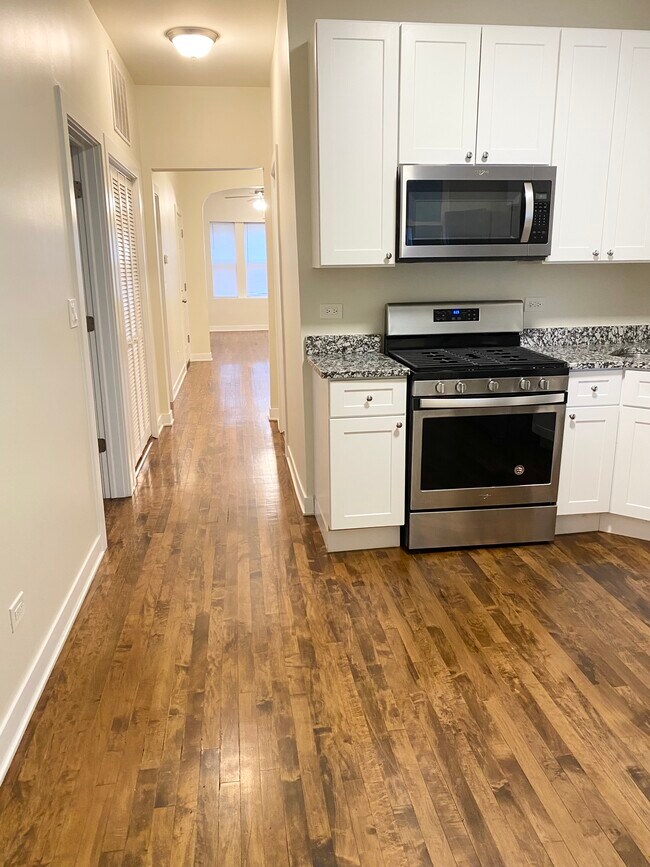 Foto del edificio - 5117 W Cullom Ave