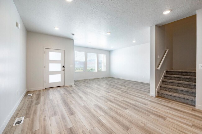 Building Photo - Modern New Construction with Heber Valley ...