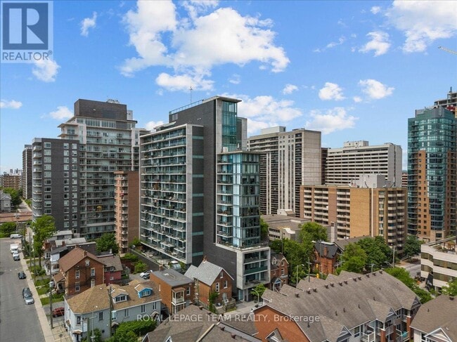 Building Photo - 224 Lyon St. N