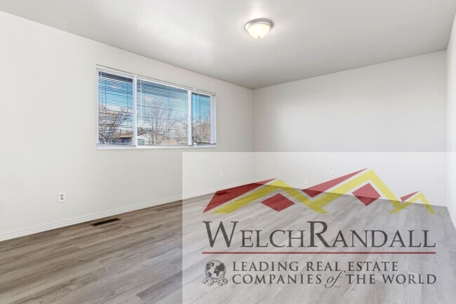 Foto del edificio - West Valley Home Available NOW!