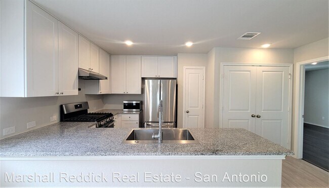 Building Photo - 3 br, 2 bath House - 6407 Tractor Way