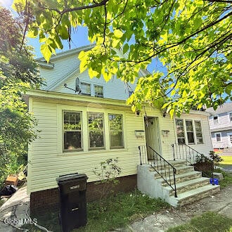 Building Photo - 2121 Burdett Ave