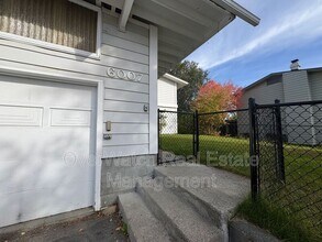 Building Photo - 6007 E 12th Ave