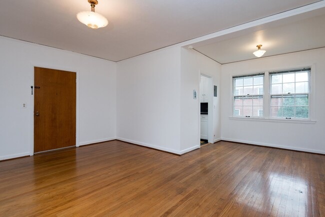 Building Photo - Hollywood Vintage 1 Bedroom