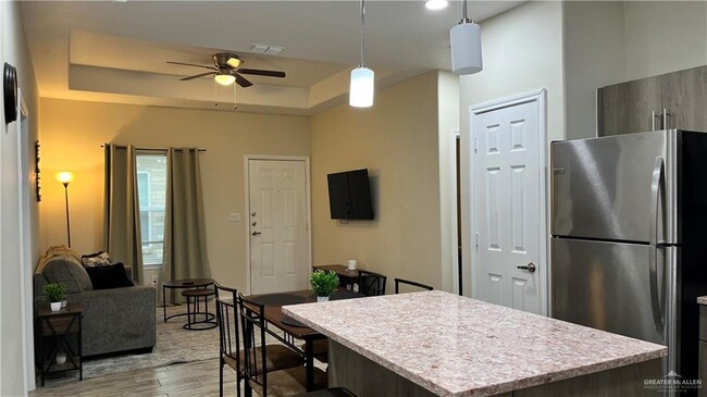 Foto del edificio - 4902 N Hiawatha Dr