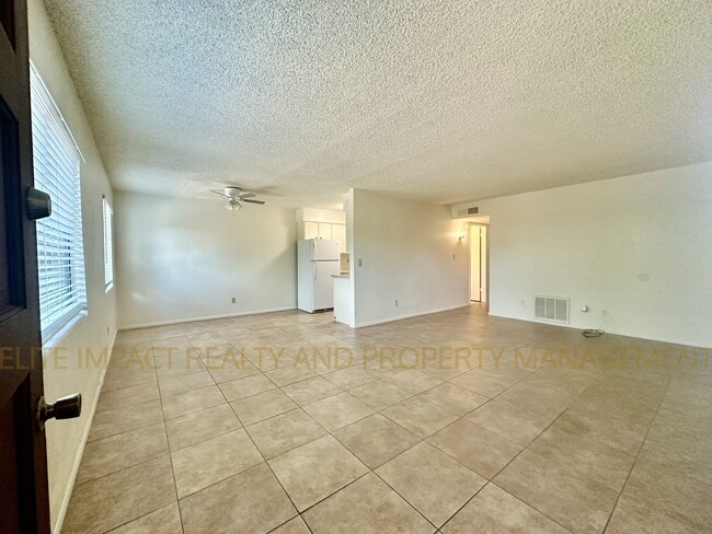 Building Photo - 810 S Kolb Rd