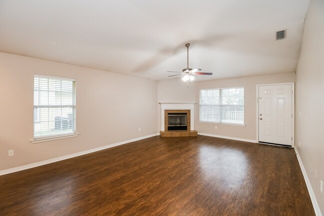 Building Photo - 2530 Fox Hill Ln