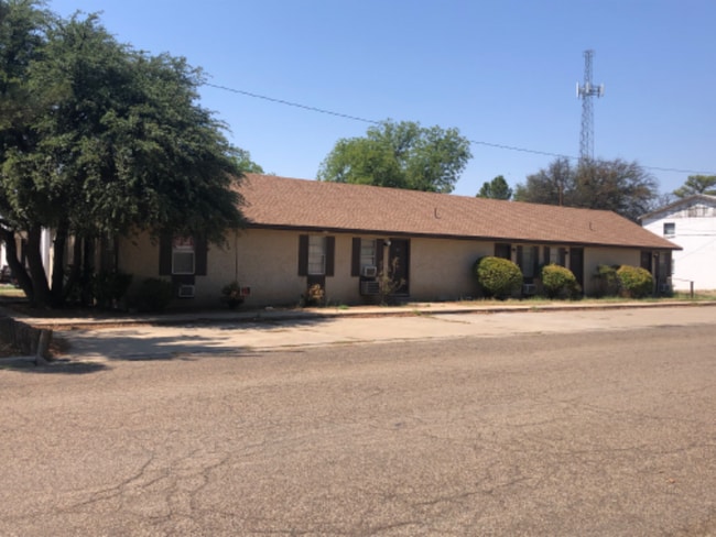 Building Photo - 601 S Bruce Ave