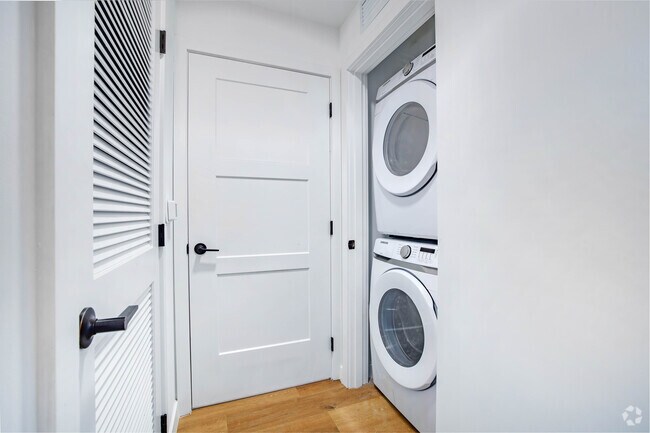 1 dormitorio, 1 baño - 794 pies cuadrados de lavandería - Manor Biscayne