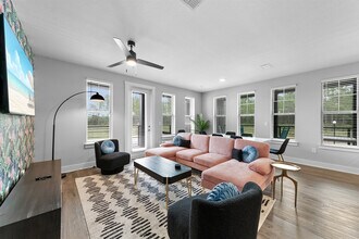Building Photo - 11830 Buckfield Cir