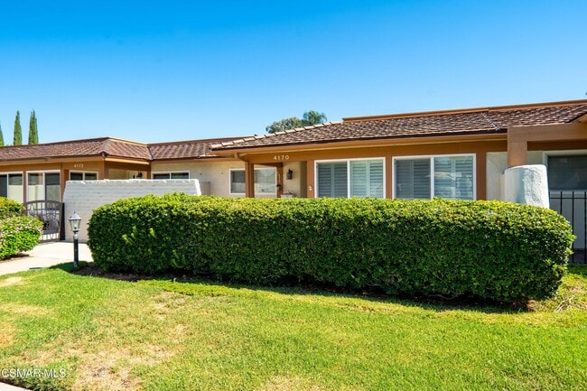 Foto del edificio - 4170 Lake Harbor Ln