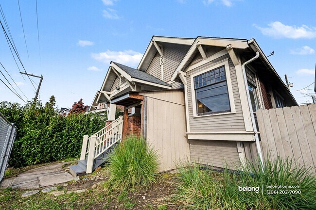 Foto del edificio - 4748 7th Ave NE