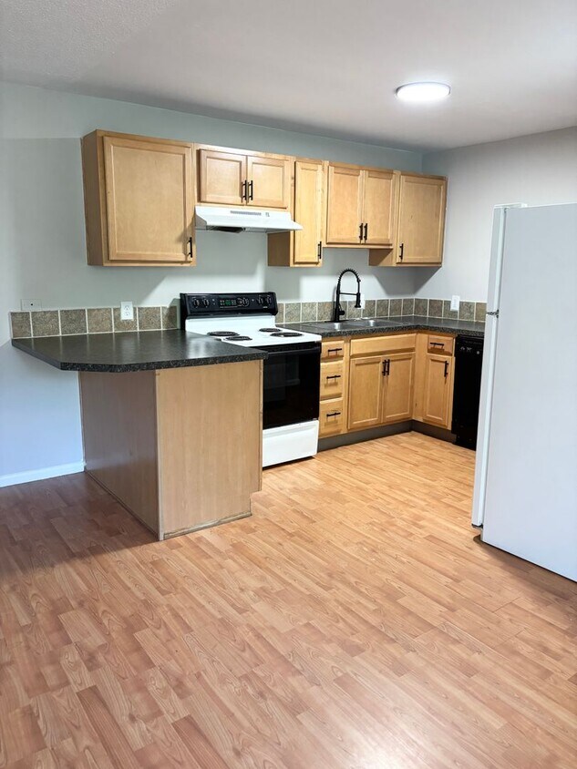 Primary Photo - 316 E Brookside St