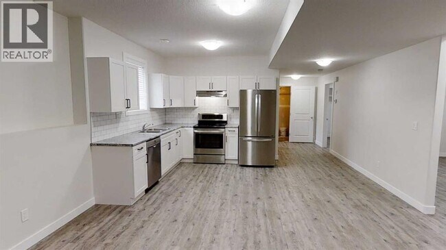 Photo du bâtiment - 9607-9113 113 Ave