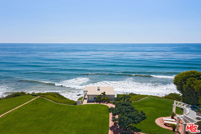 Foto del edificio - 33800 Pacific Coast Hwy