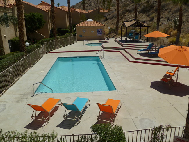 Building Photo - 2201 S Palm Canyon Dr