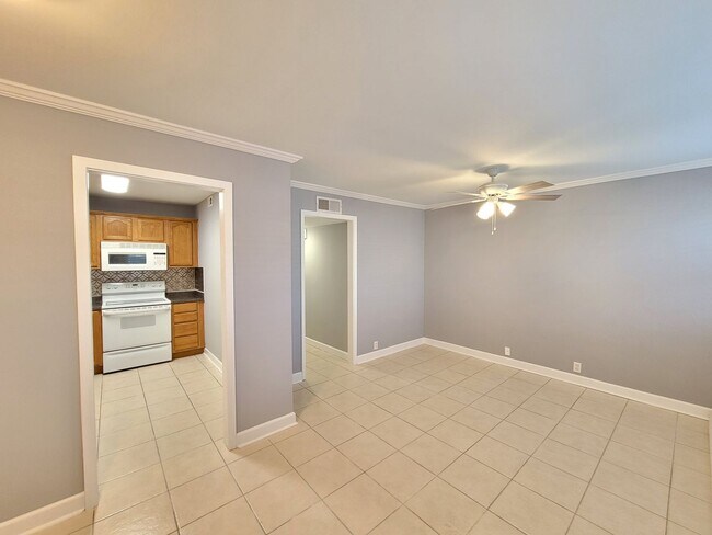 Foto del edificio - Historic St. Andrews!  Newly Remodeled! 1 bedroom 1 bath condo/1st Floor