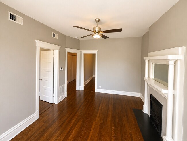 Foto del edificio - 6110 S Ingleside Ave