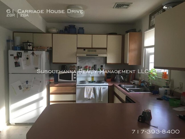 Building Photo - 61 Carriage House Dr