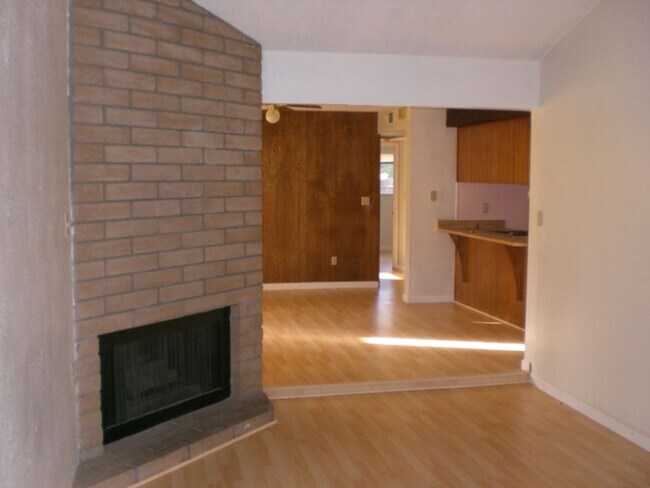 Foto del edificio - Great 2bd/1bth in Sacramento