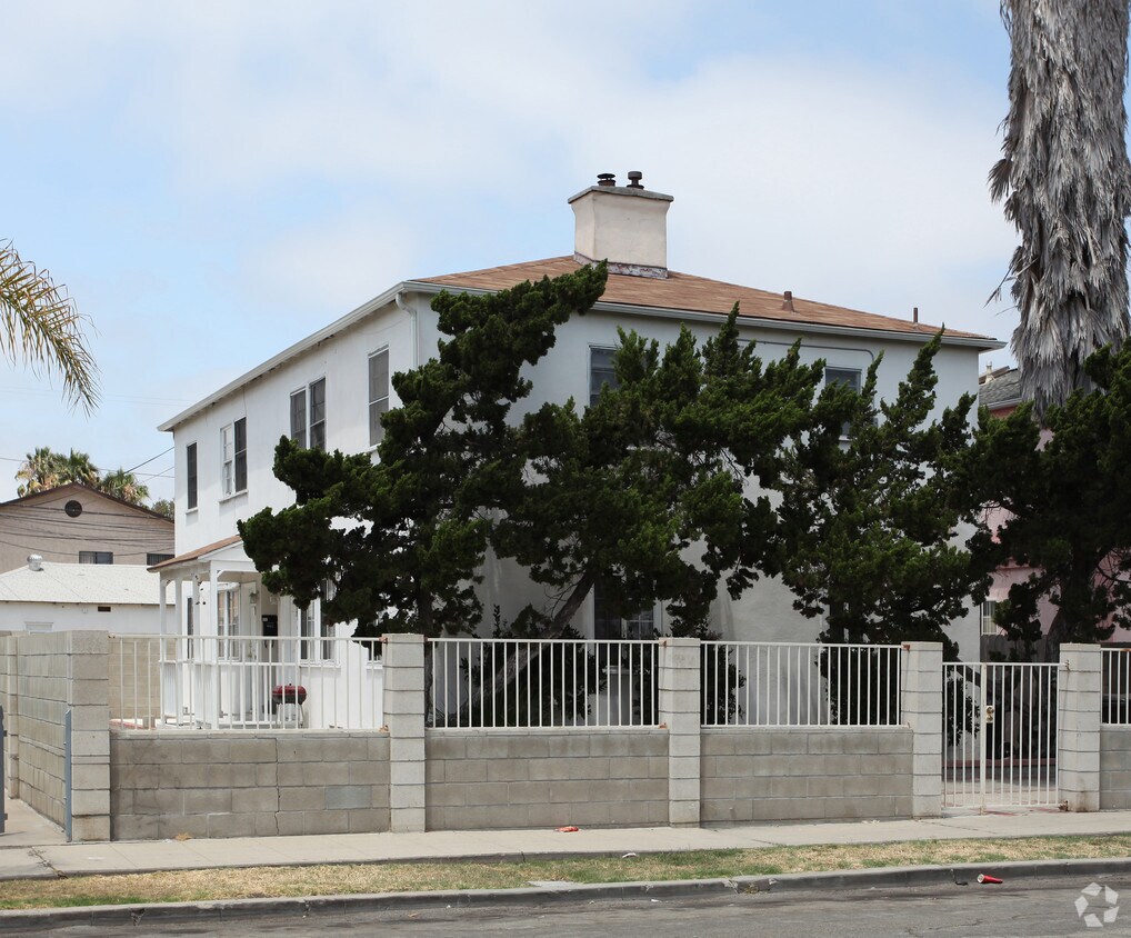 Primary Photo - 4418-4424 Boundary St