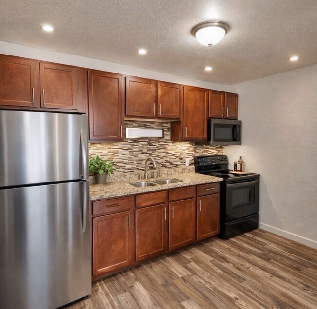 Building Photo - 3341 E Fountain Blvd