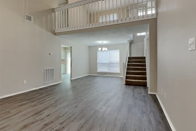 Foto del edificio - 16907 Spruce Run Dr