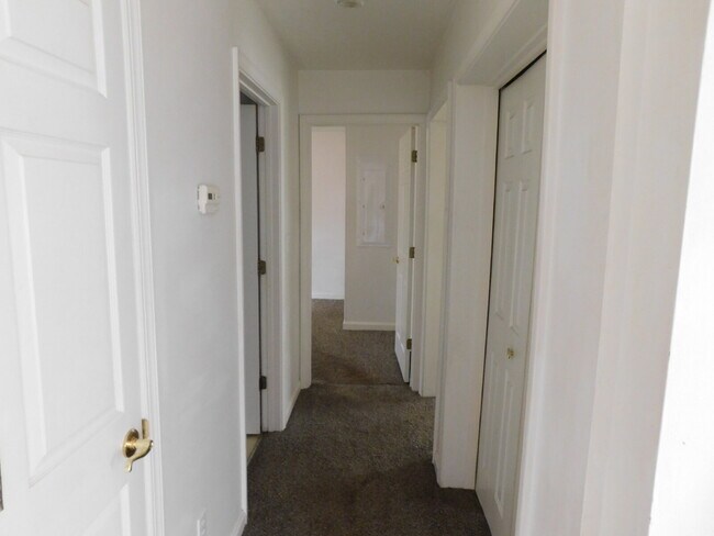 Foto del edificio - Ranch Style Private Entry Duplex