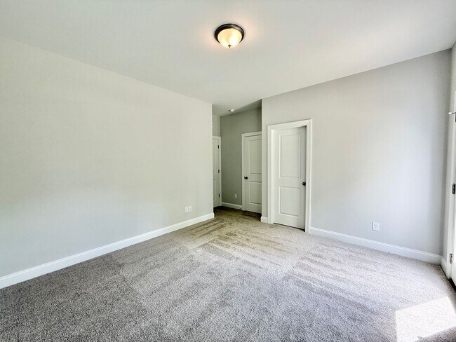 Foto del edificio - **OFFERING RENT PROMOTION FOR FIRST 6 MONT...