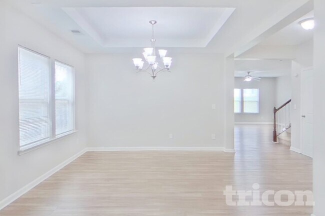 Foto del edificio - 6909 Barefoot Forest Dr