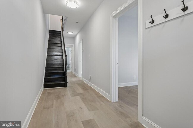 Foto del edificio - 92 Leigh Ave