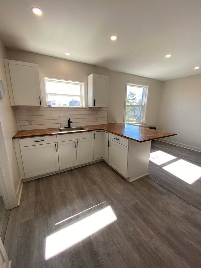 Building Photo - 222 Maxwell St