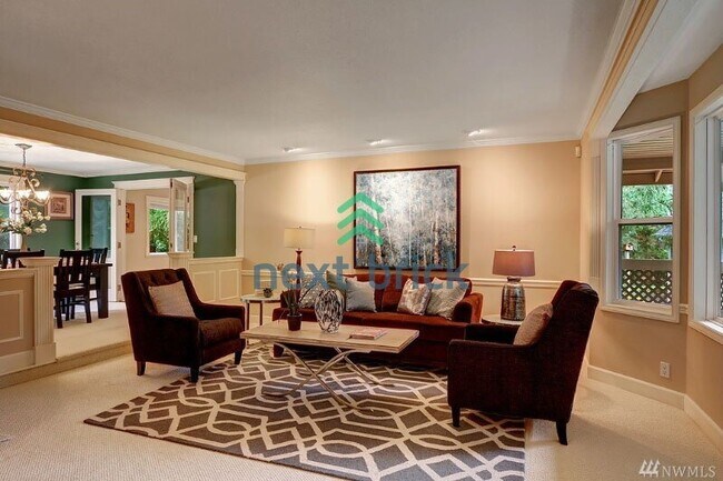 Foto del edificio - Rare opportunity!! Spacious 3 Bedroom Sammamish Home with 2 bonus rooms, RV Parking & Huge Backyard!
