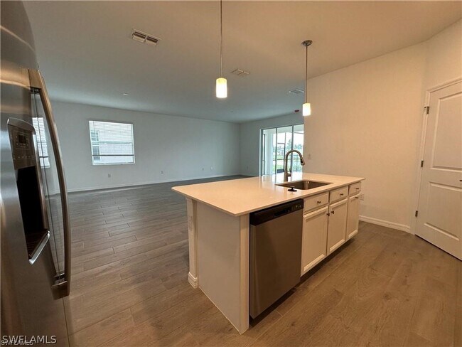 Building Photo - 2557 Kona Wy