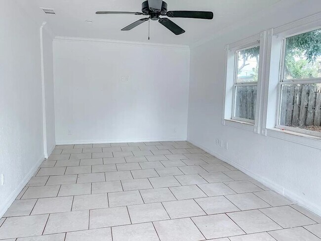 Building Photo - 3525 19th St W