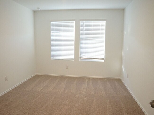 Building Photo - 3 Bedroom Single Family Home in Kyle