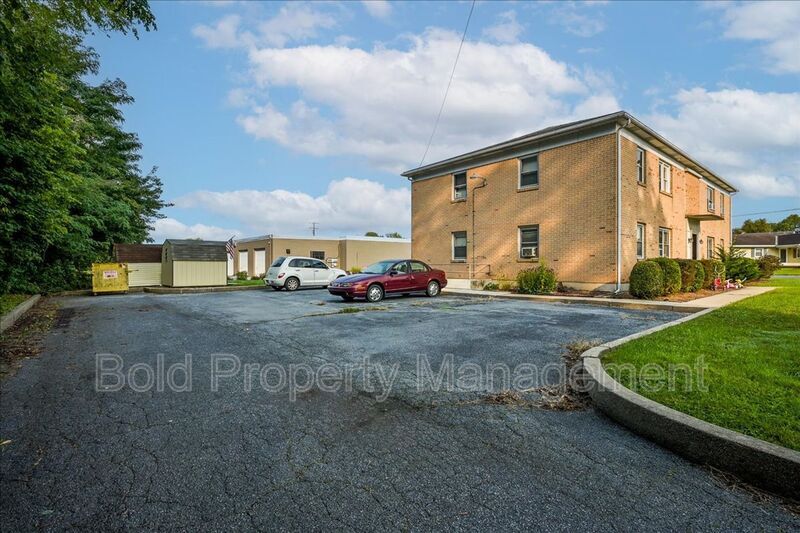 Primary Photo - 701 S 4th St