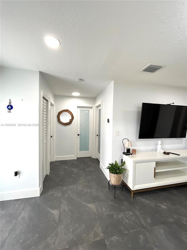 Foto del edificio - 511 SW 115th Ave