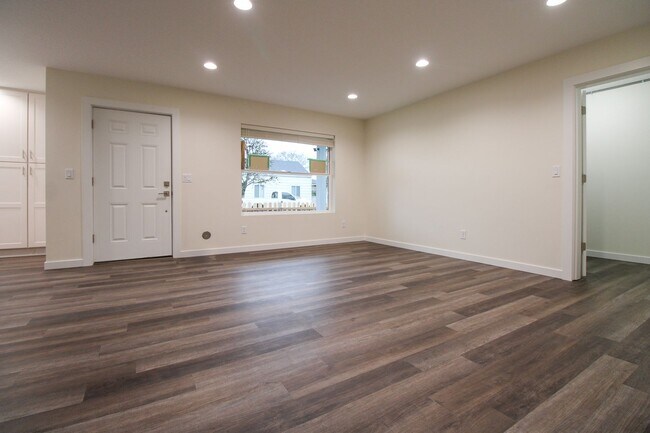 Building Photo - MAPLE2295-SPRUCE680